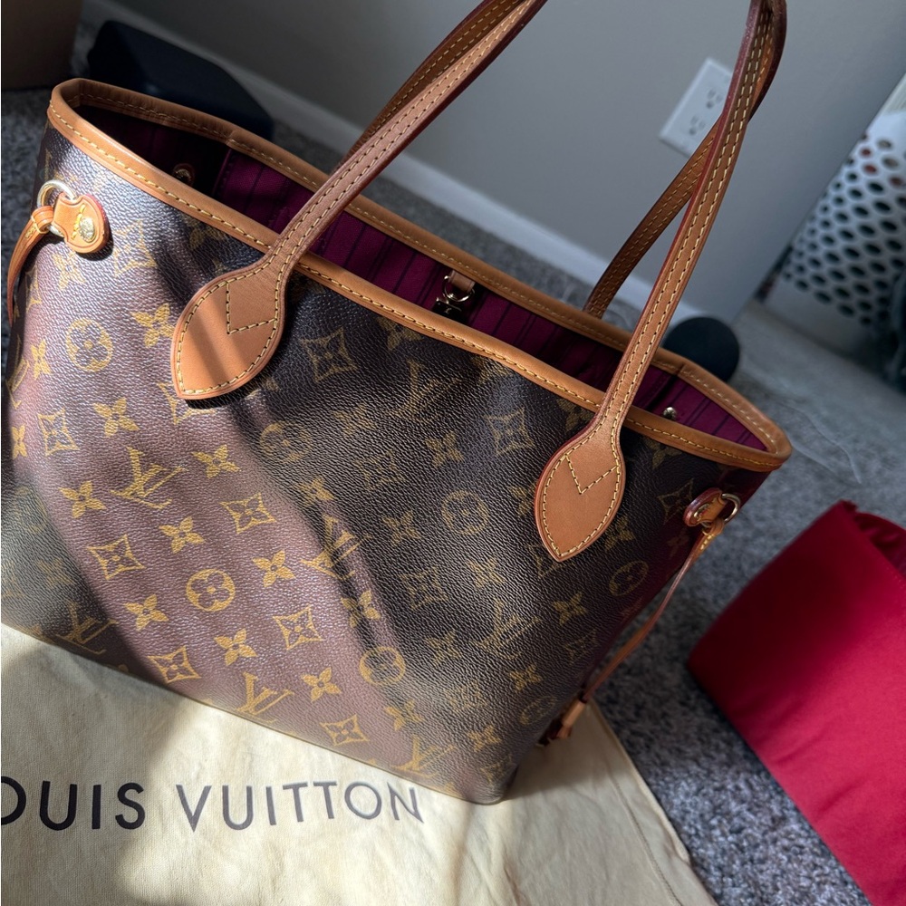 Louis Vuitton Neverfull PM